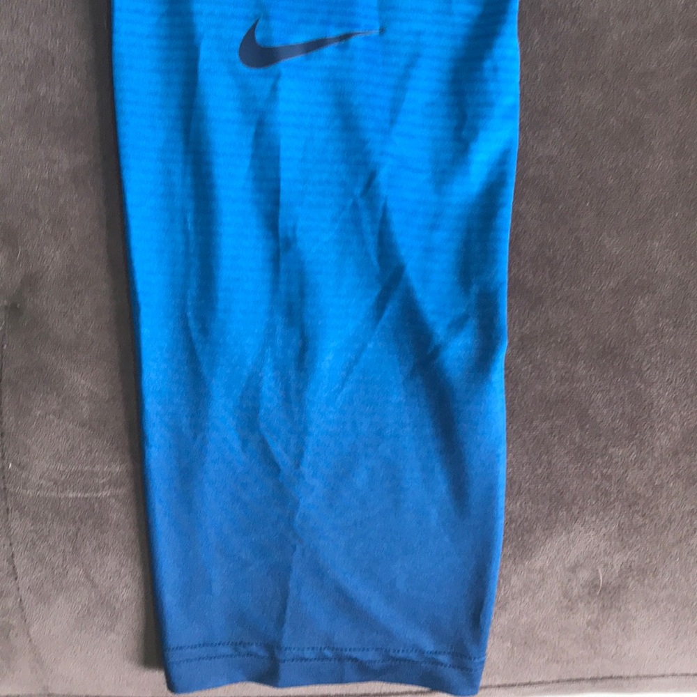 COPY - Nike Pro-Combat Compression Pants (3/4 length) - Picture 3 of 3